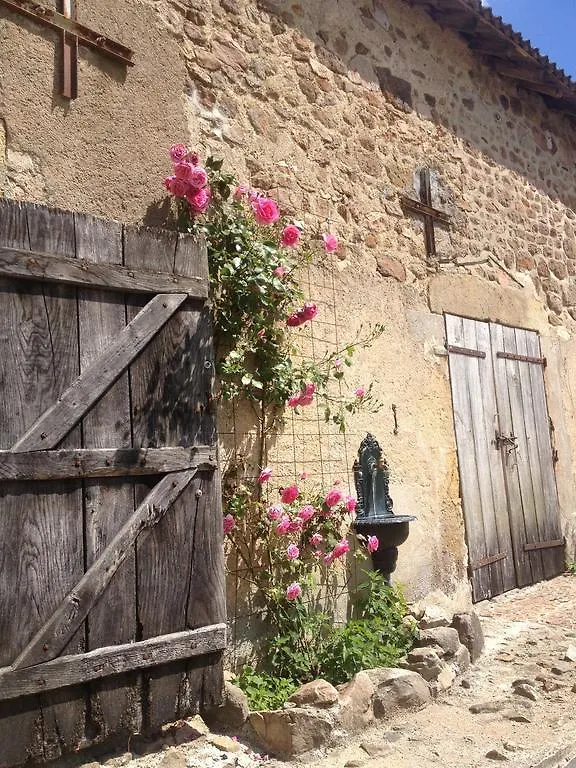 Le Petit Moulin Bed & Breakfast Saint-Hilaire  France